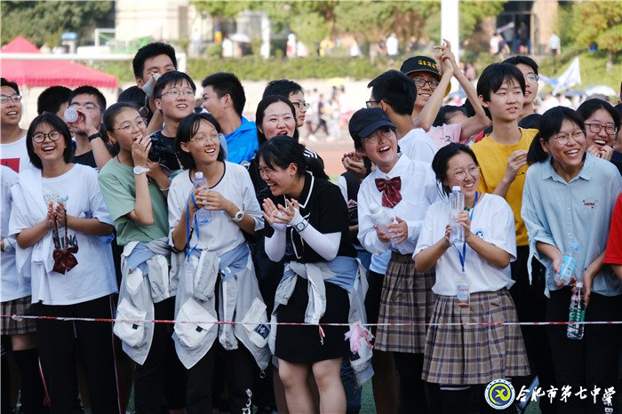 健身与运动同乐，学生与教师共欢(图1)