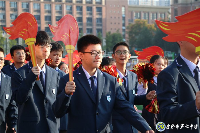 青春作伴歌舞盛  家国在心意气扬(图3)