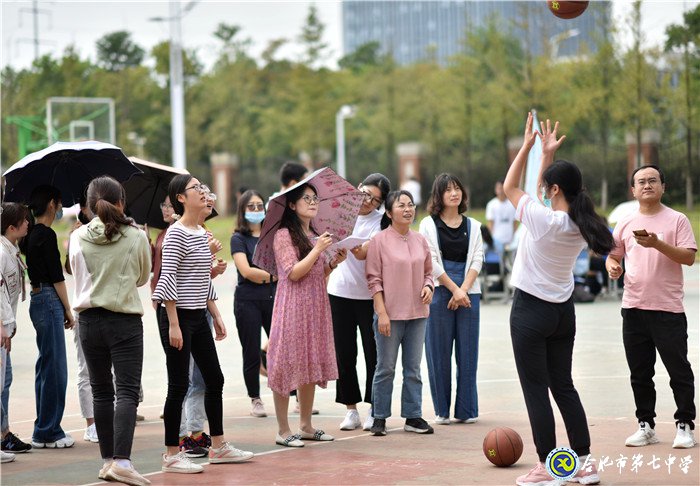 健身与运动同乐  学生与教师共欢(图1)