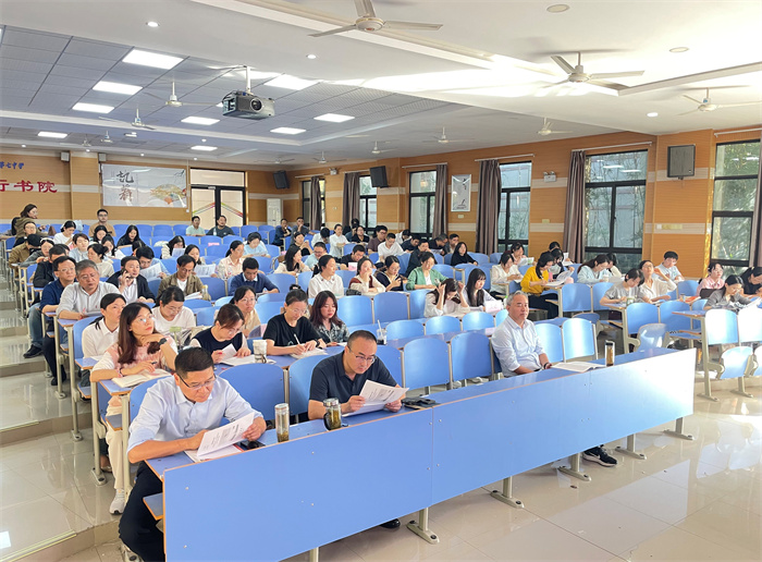 高三学情分析会1.jpg