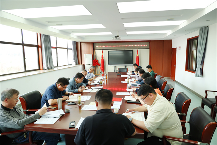 合肥七中党委理论学习中心组深入贯彻中央八项规定精神学习教育读书班开班(图1)