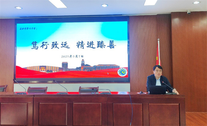 高一年级期中学情分析会4.jpg
