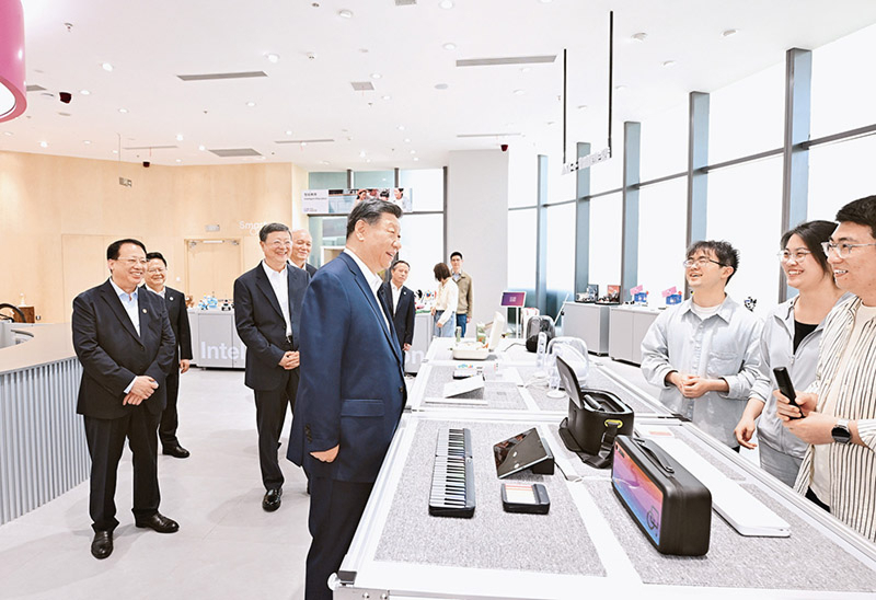 习近平：锲而不舍落实中央八项规定精神，以优良党风引领社风民风(图9)