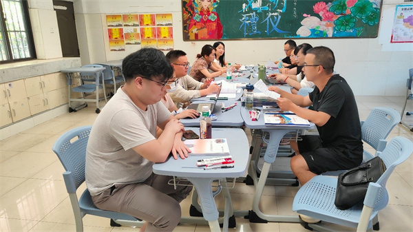 集体备课化学组.jpg