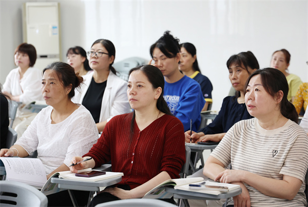 宿舍管理不“头疼”！合肥七中专项培训让生活老师变身“沟通达人”(图2)