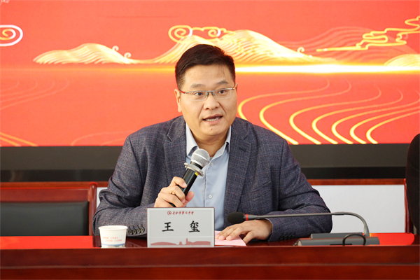 合肥七中为退休寿星老教师暖心庆生(图6) 合肥七中为退休寿星老教师暖心庆生(图6)