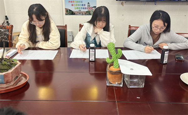 合肥七中高三年级召开班级学情分析会(图2) 合肥七中高三年级召开班级学情分析会(图2)