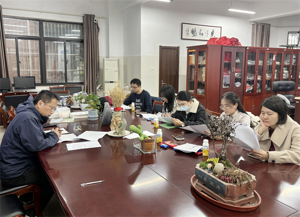 合肥七中高三年级召开班级学情分析会(图4) 合肥七中高三年级召开班级学情分析会(图4)