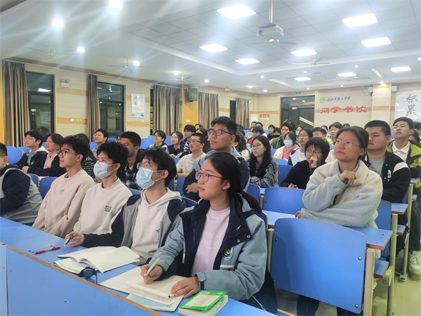 合肥七中高二年级部成功召开心理委员工作会议(图4) 合肥七中高二年级部成功召开心理委员工作会议(图4)