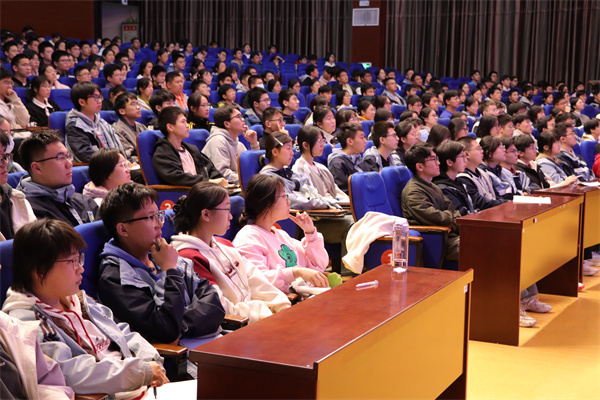 合肥七中第48期团校第二讲开课(图3) 合肥七中第48期团校第二讲开课(图3)