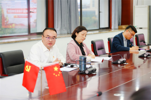 胡书记.jpg 胡书记.jpg