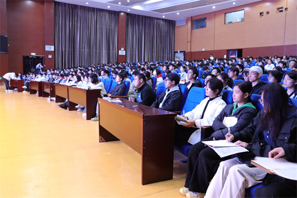 合肥七中第48期团校第三讲开课(图2) 合肥七中第48期团校第三讲开课(图2)