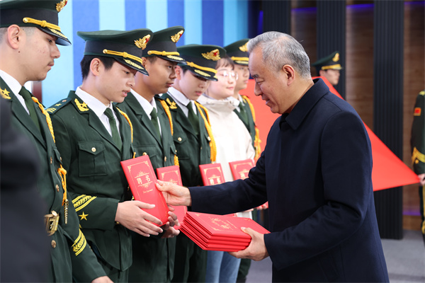 合肥七中举行国旗班交接仪式(图5)