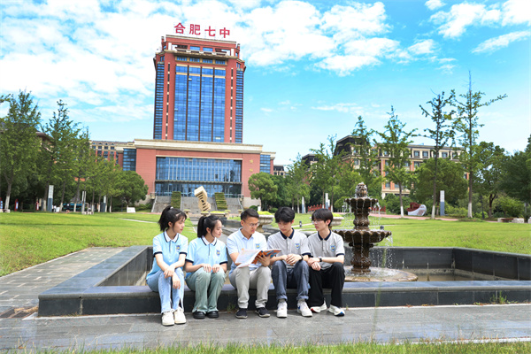 学生和老师.jpg