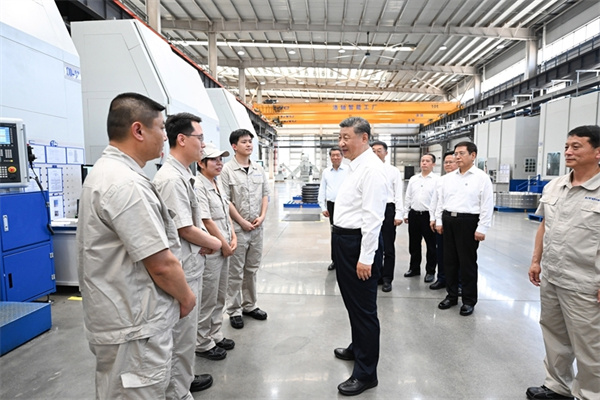 习近平在河南考察时强调 坚定信心推动高质量发展高效能治理 奋力谱写中原大地推进中国式现代化新篇章(图3)