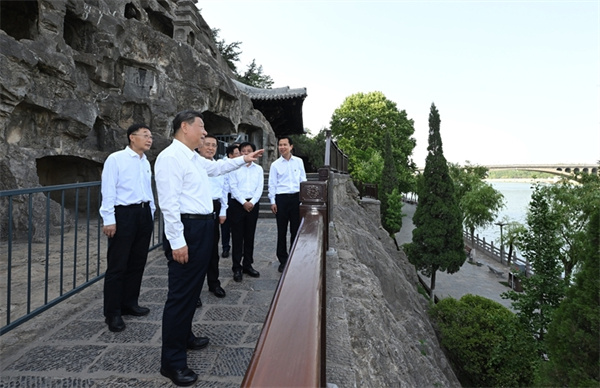 习近平在河南考察时强调 坚定信心推动高质量发展高效能治理 奋力谱写中原大地推进中国式现代化新篇章(图14)