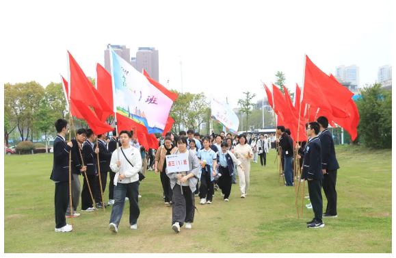 最燃减压！这场环湖走高三学子&ldquo;毅&rdquo;往无前