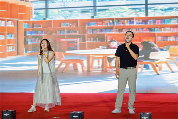 教师合唱《我们的明天》.jpg 教师合唱《我们的明天》.jpg