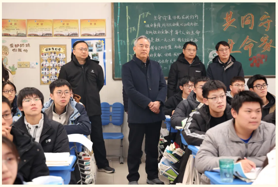 七中·底色｜一年获奖140余人次！合肥七中的“硬核”师资是如何炼成的？(图3)